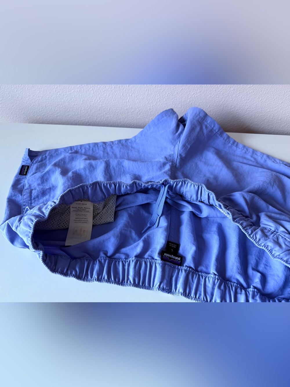 Patagonia barely baggies - Picture 5 of 5